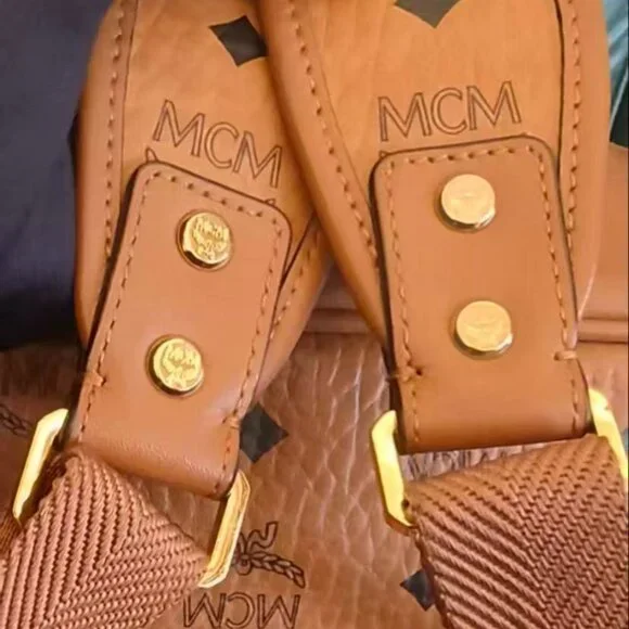 MCM stark visetos backpack - Picture 7 of 8